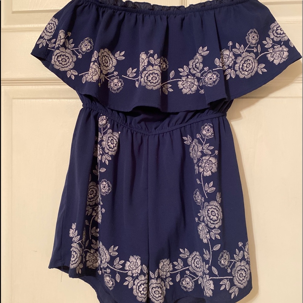 Cold shoulder floral romper